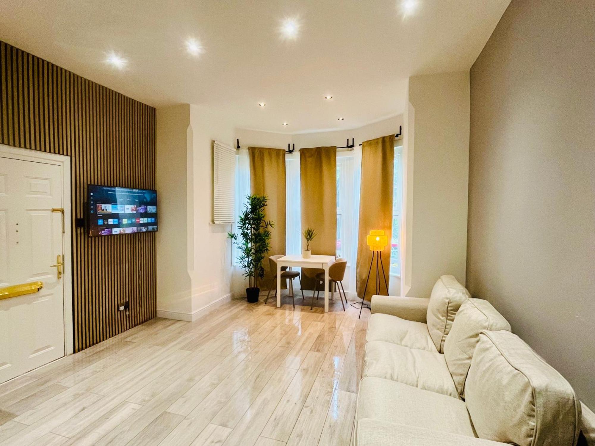Modern Flat With Garden- 10Min Uber To Harry Potter Studios واتفورد المظهر الخارجي الصورة